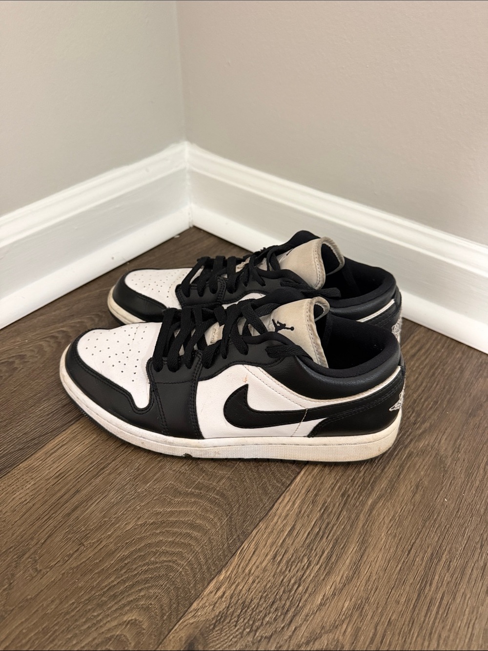 Nike Low-Top Sneakers — Black and White